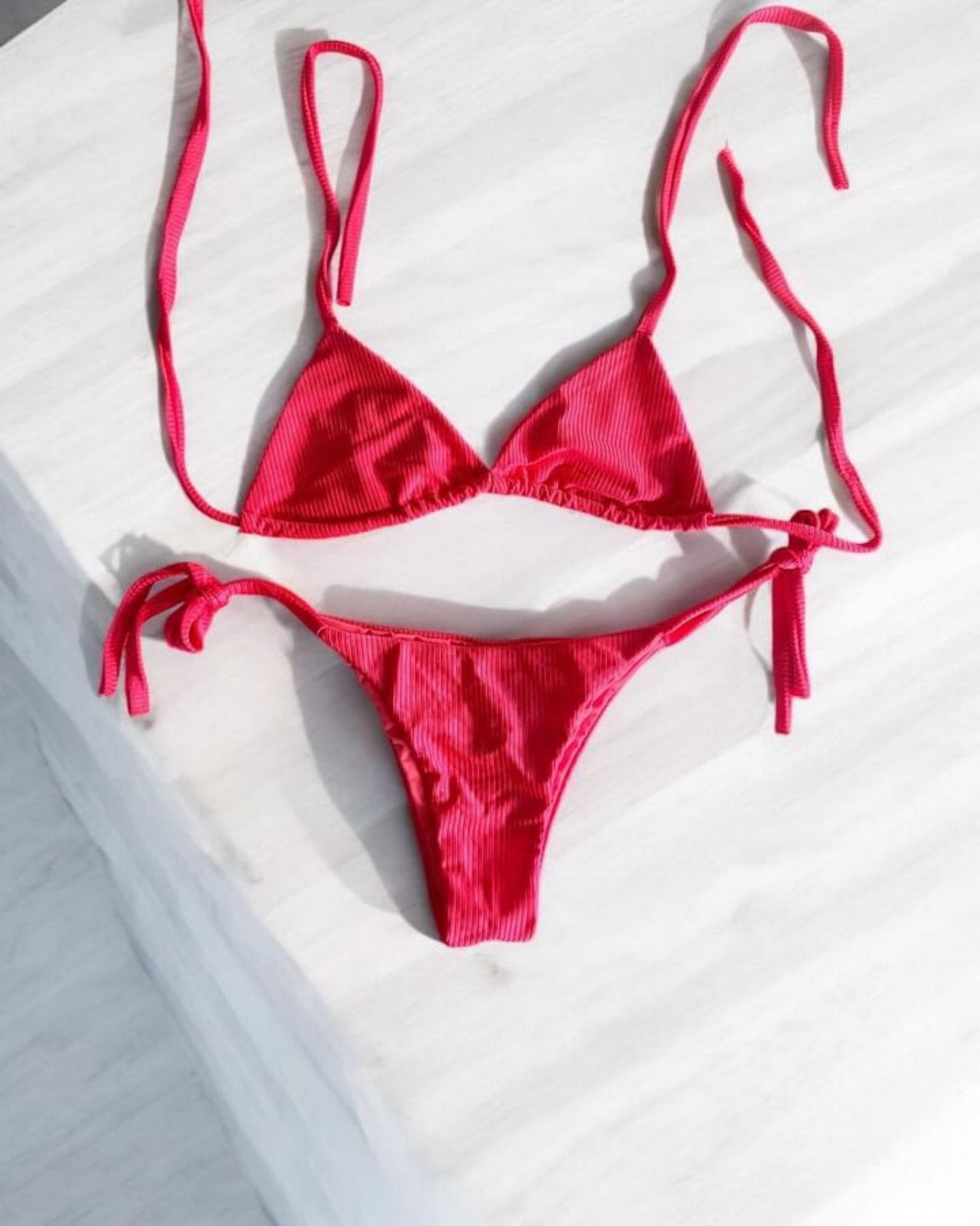 Bikini Fucsia Texturizado - Calzón Tiritas