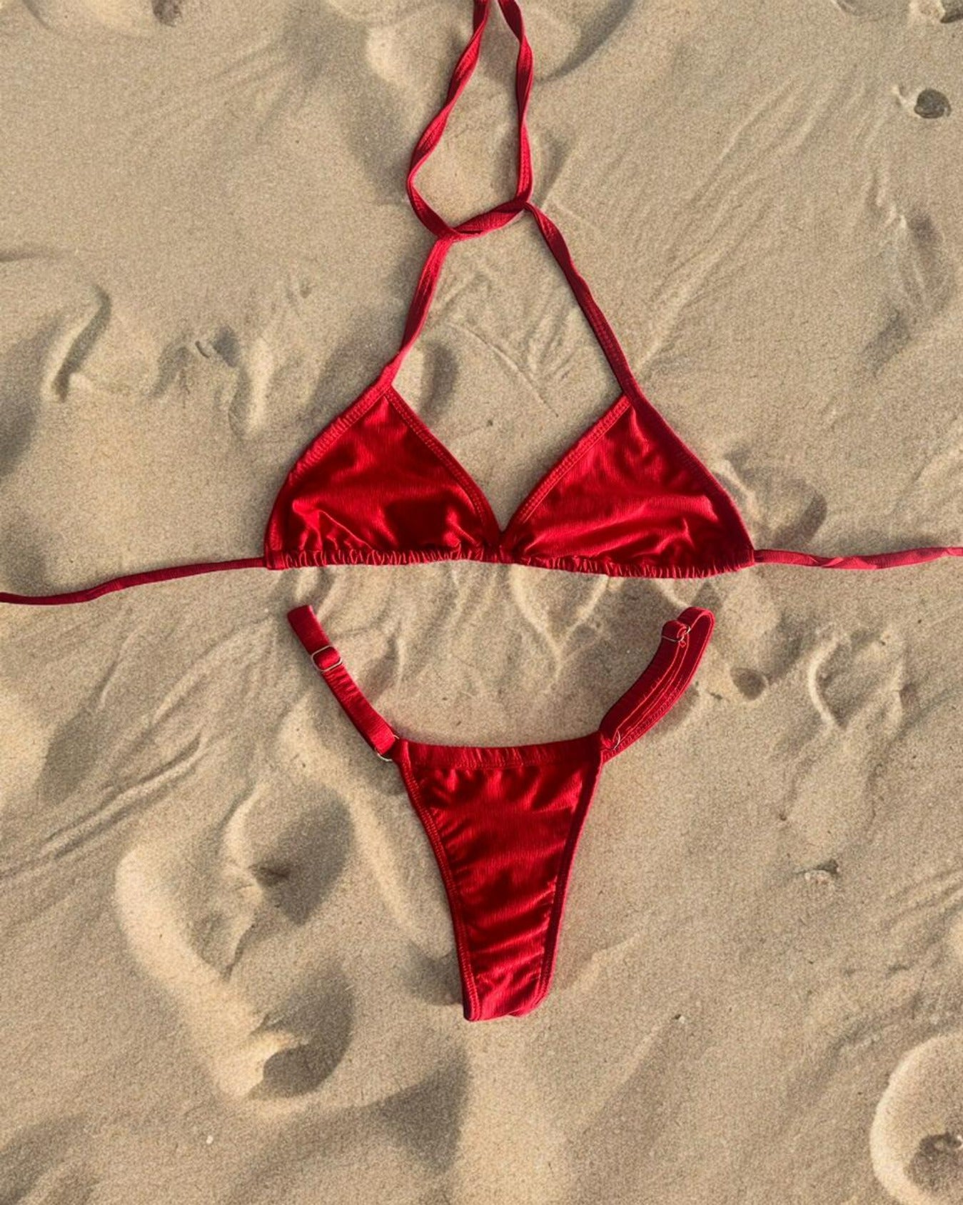 Bikini Strap con Regulador Rojo